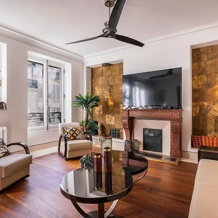 Bright & Modern 4-Bedroom Apartment In The Heart Of Berlin